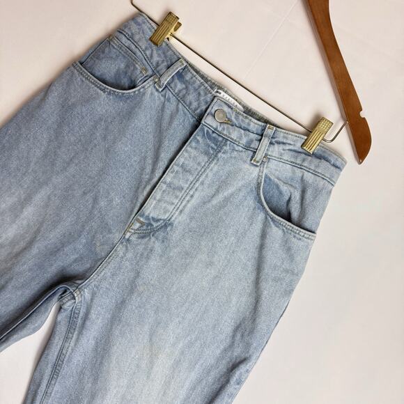 ASOS Tapered High Rise Mom Jeans Womens Light Wash Denim 30x32 - Picture 7 of 12